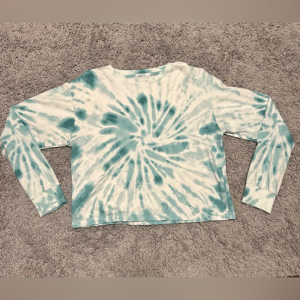 Tie Dye long sleeve longer style crop, Size: Junior Medium Brand: Isa&Ella